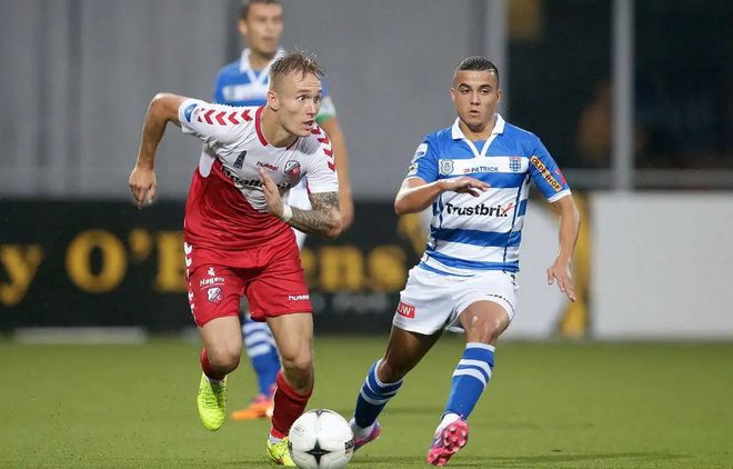 法乙联赛中 法乙联赛中